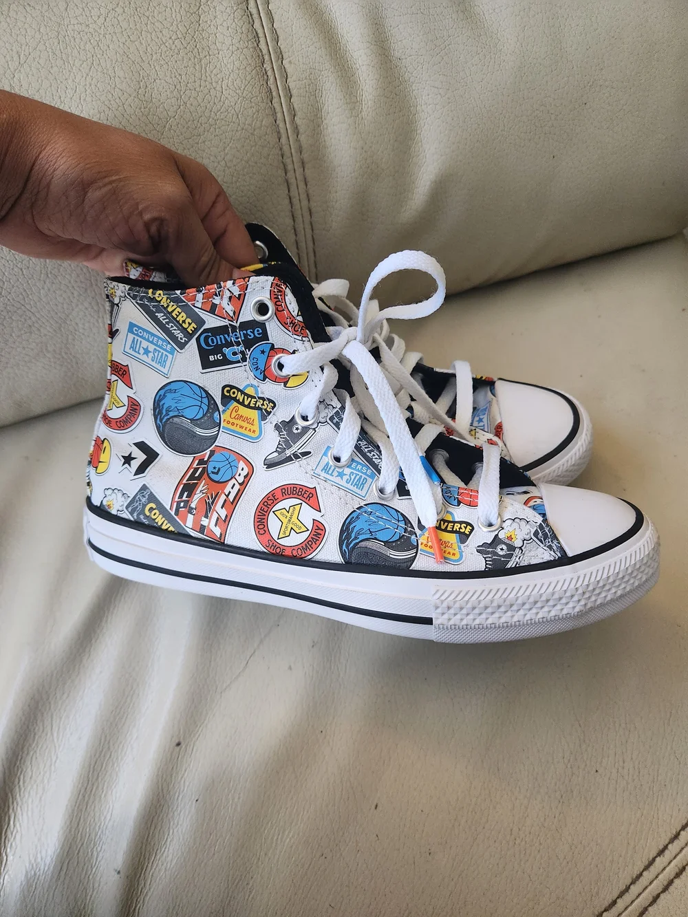 Converse playful comic